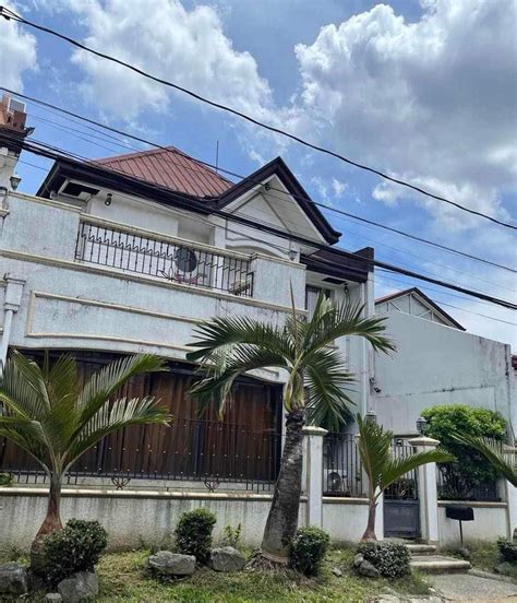 House and Lots in North Susana Executive Village .